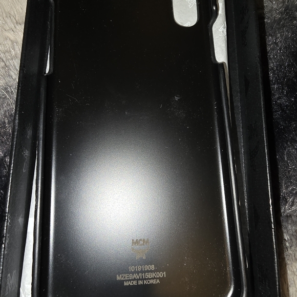 MCM IPhone XS Max (big one) authentic - Picture 3 of 6